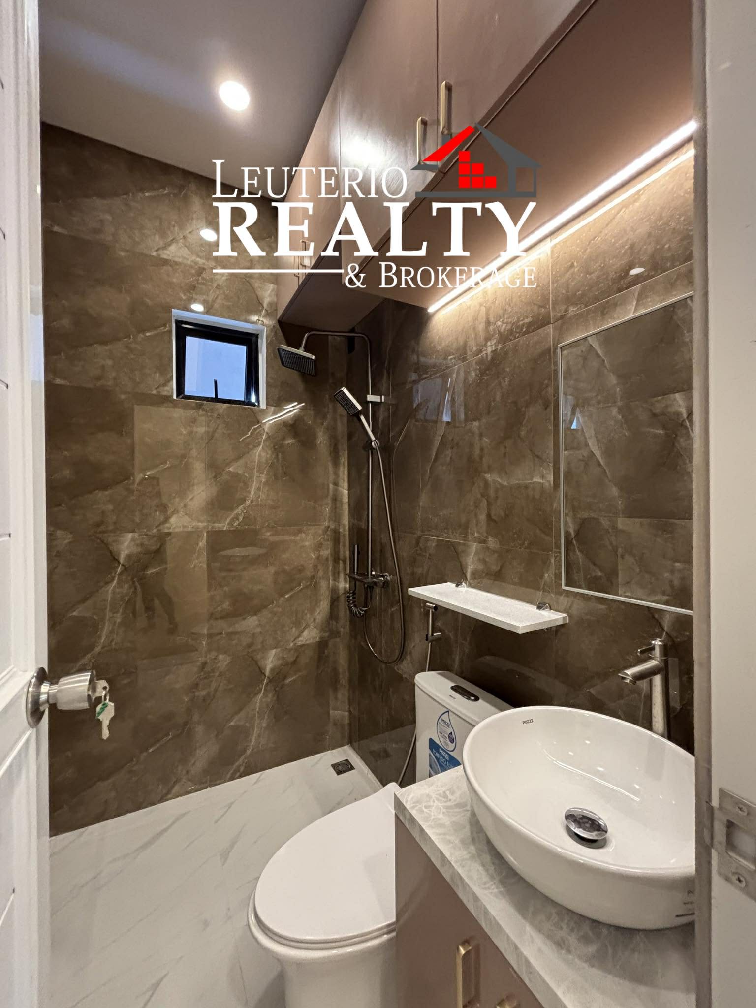 Parkview Executive Townhomes in Bicol — real estate listing image 3