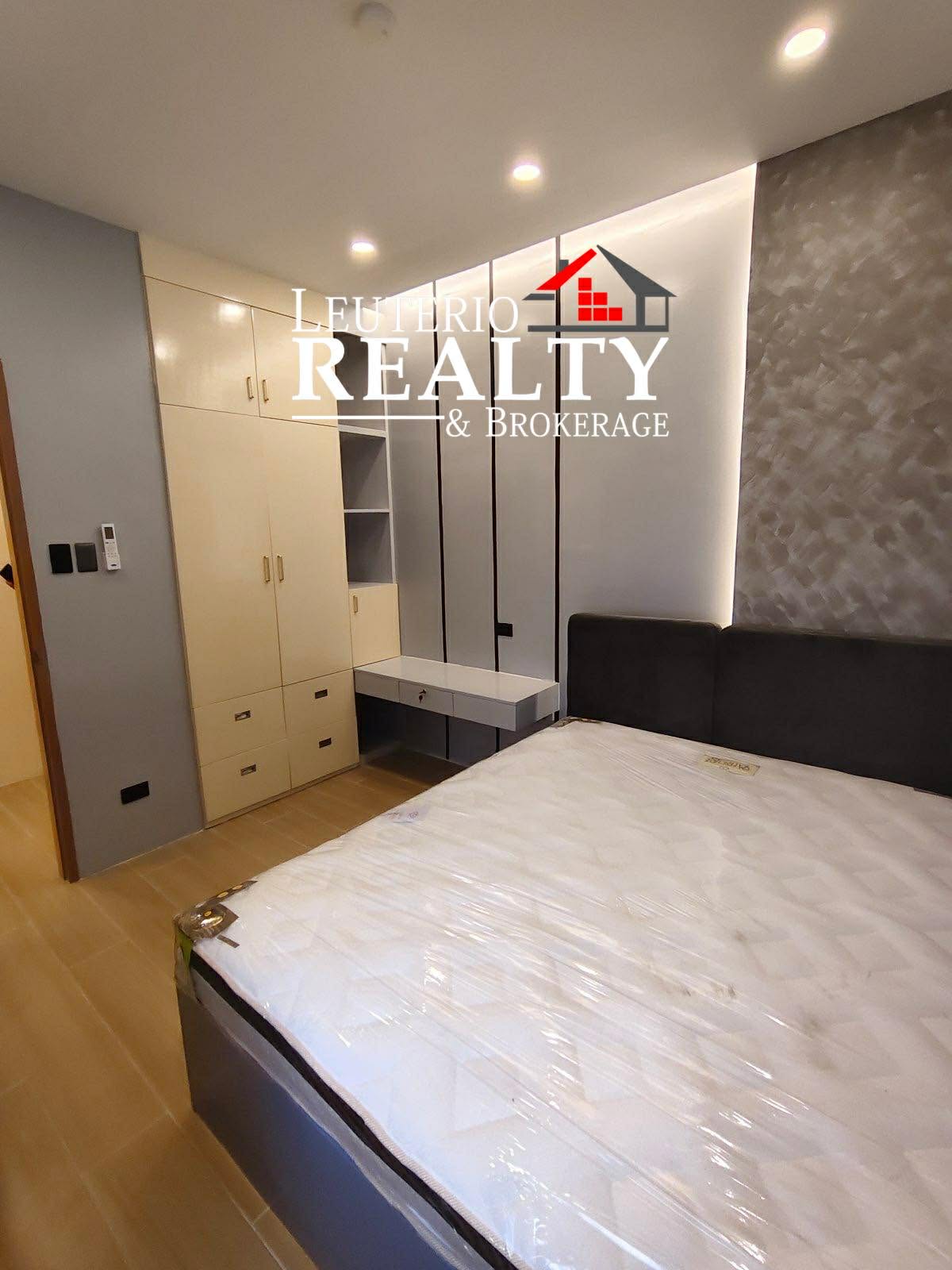 Parkview Executive Townhomes in Bicol — real estate listing image 7