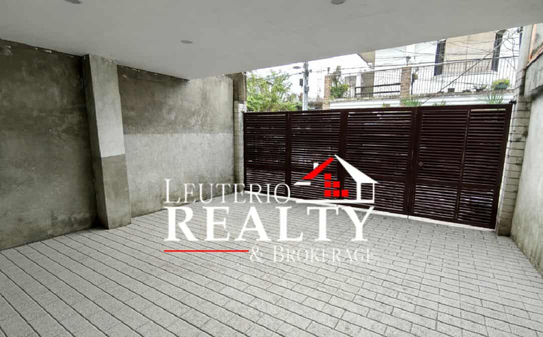 3-Storey Residential Home with Roof Deck in Bicol — real estate listing image 3